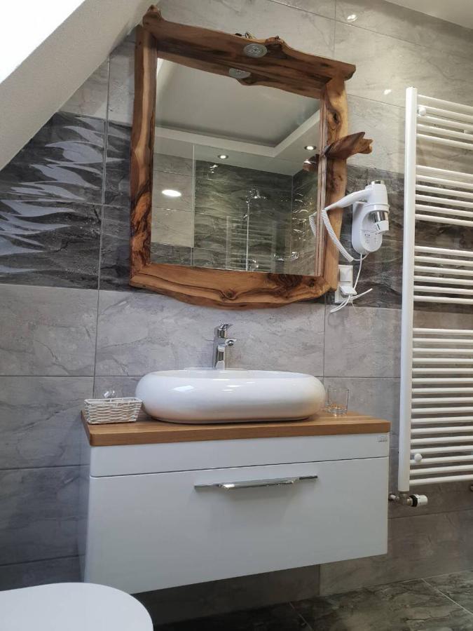 Pansion House Prijeboj Hotel Plitvicka Jezera Luaran gambar