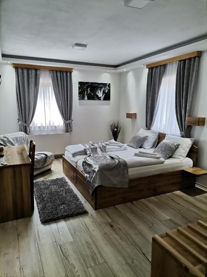 Pansion House Prijeboj Hotel Plitvicka Jezera Luaran gambar